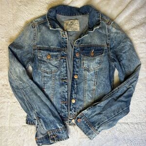 Zara Classic Cropped Women's Denim Jacket